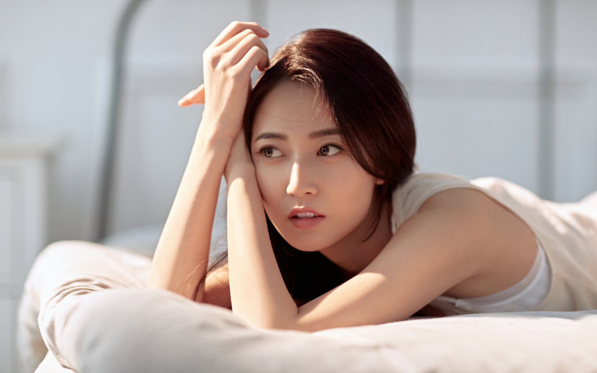 WRC冬季赛:冰雪赛道中的极速比拼,冰雪赛车比赛视频