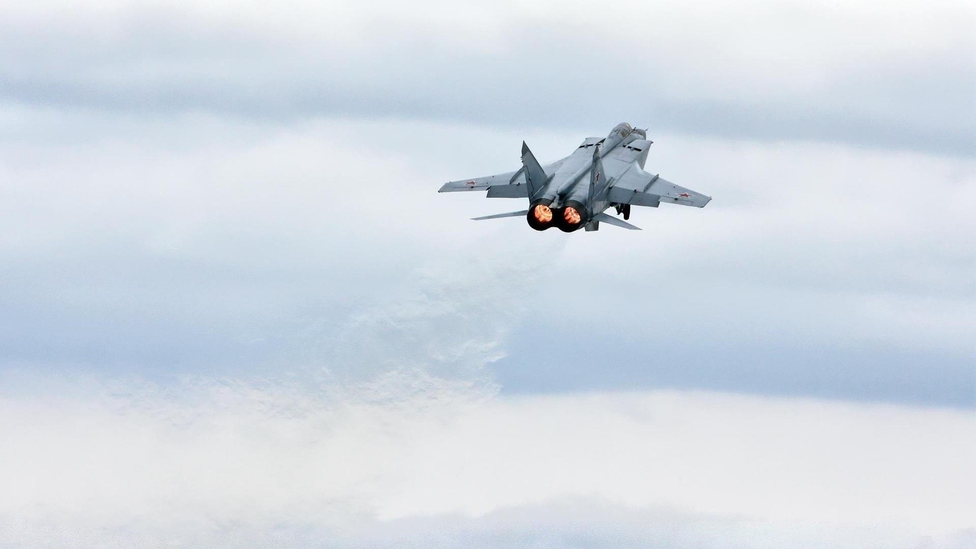 _数字运动时尚秀:运动服装的未来趋势_,2021年运动服装流行趋势