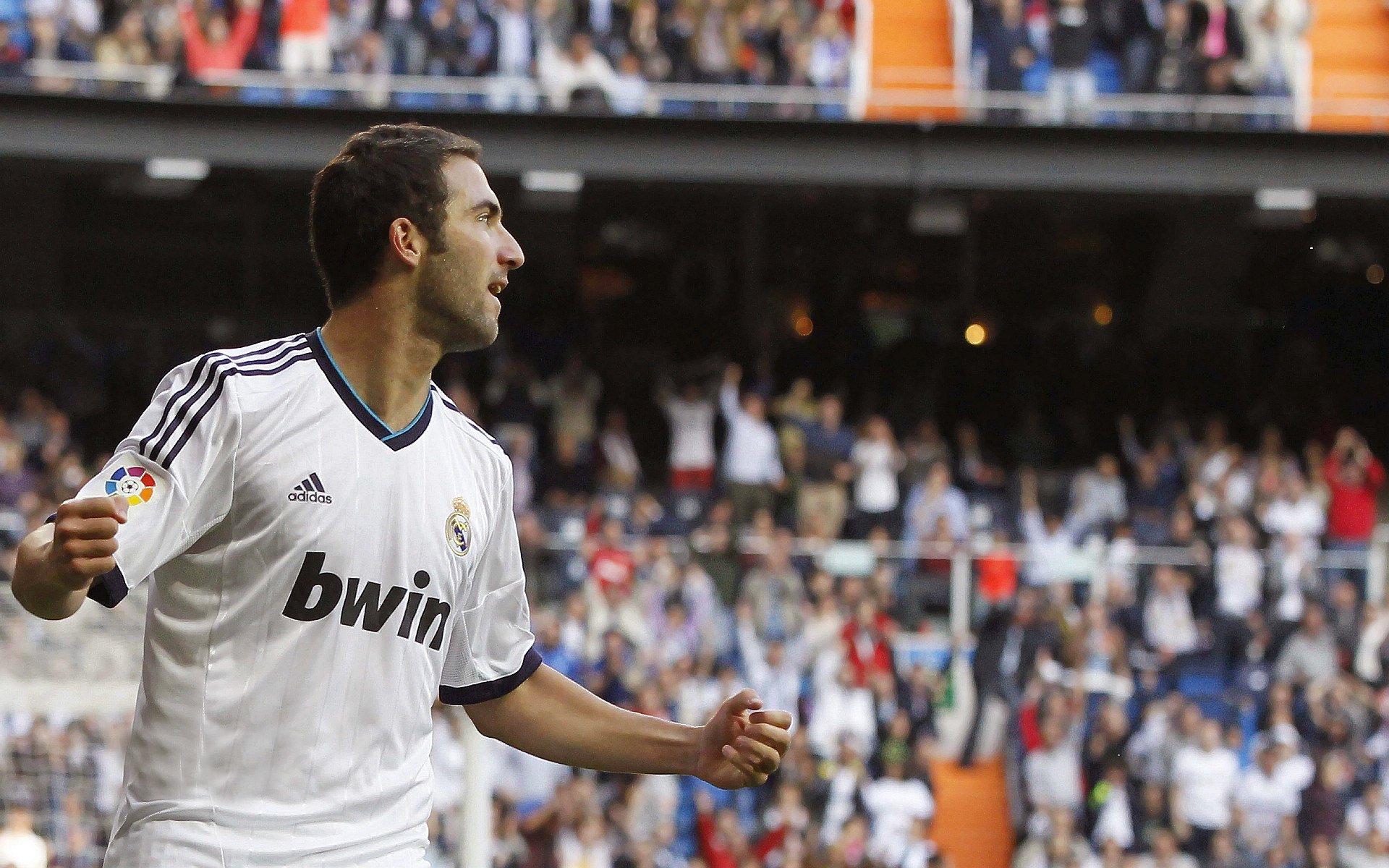 爱游戏官方网站-落选国家队名单后球员发声表达继续努力的决心，国家队入选公告